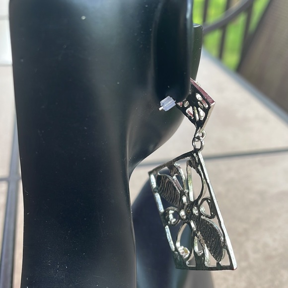 Gorgeous orange and silver tone earrings - Picture 3 of 4